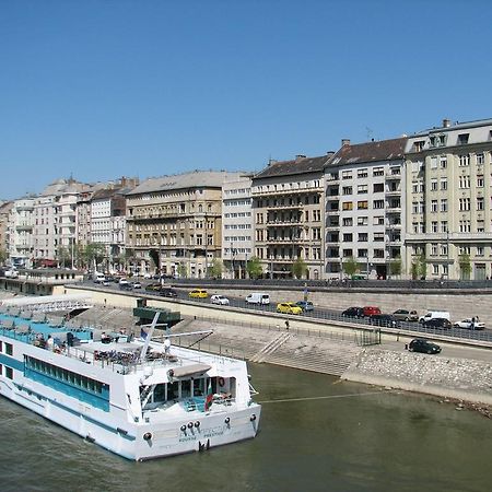 Central Danube Apartment Budapest Room photo